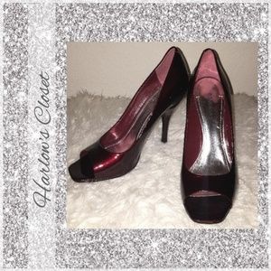 UC- BCBG Peep toe heels